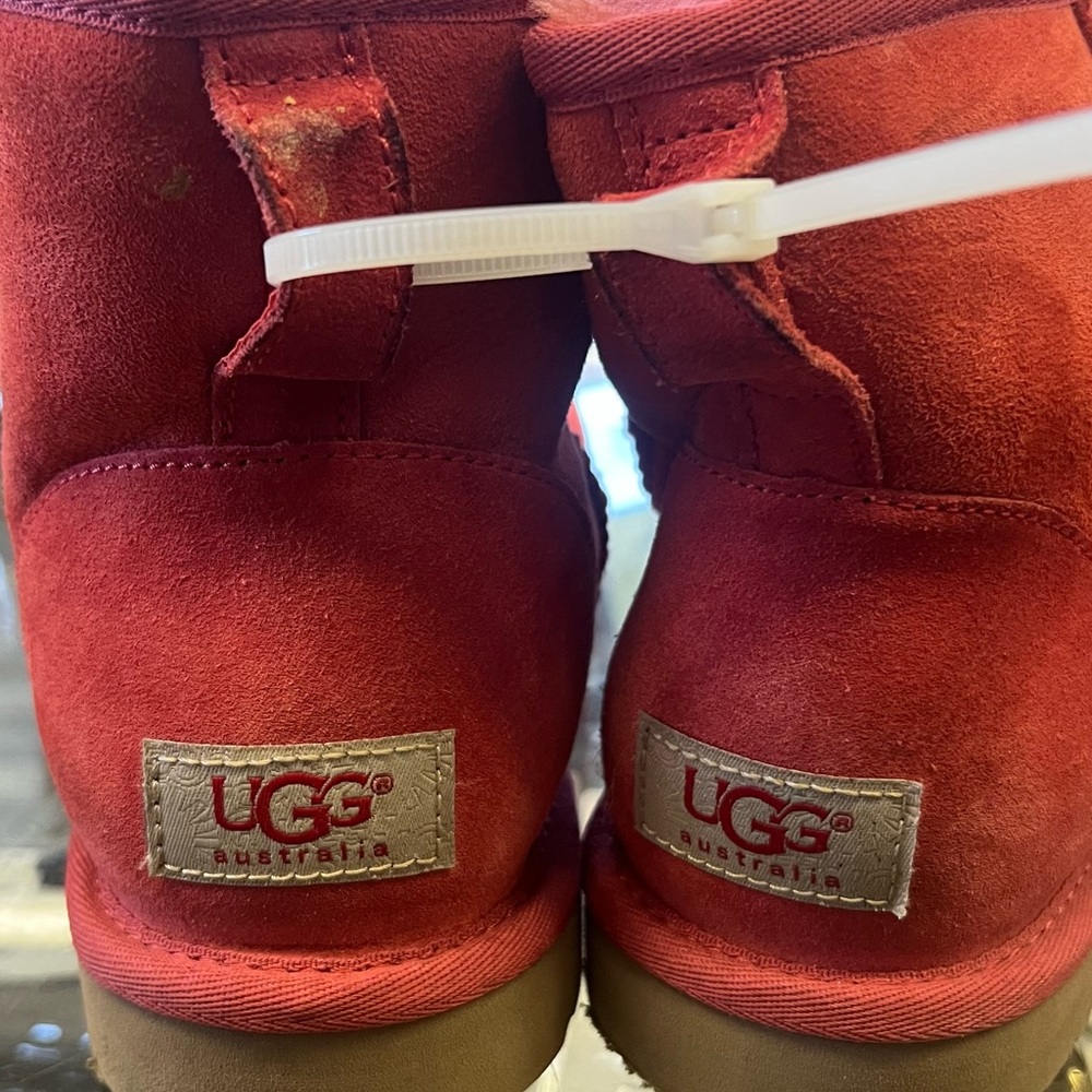 UGG BOOTS - Picture 2 of 8